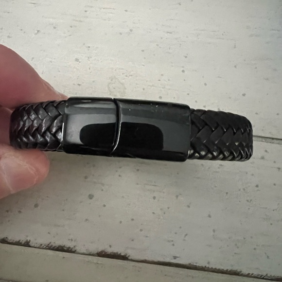 Final Mega Sale!  Forever Knot Bracelet—New in Box! - Picture 6 of 8